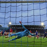 Golean 4-0 al Standard de Lieja, con Guillermo Ochoa en la portería