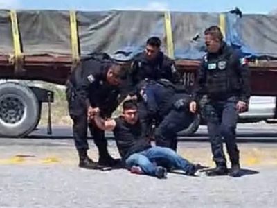 Policías agreden a obreros de AHMSA que mantenían un bloqueo carretero en Coahuila