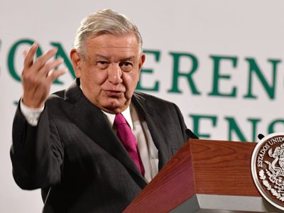 AMLO critica a intelectuales que piden cancelar obras: ¿qué no saben que da empleos?, dice