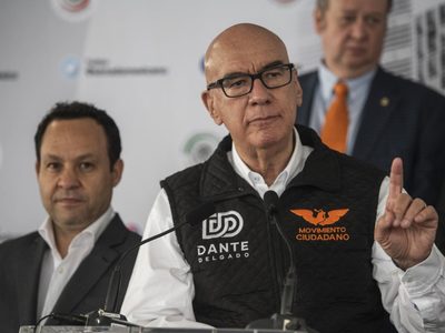 Dante Delgado denuncia campaña “negra y perversa” al interior de Morena contra Ricardo Monreal