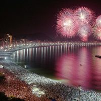Brasil despide el año con las playas cerradas y un serio rebrote