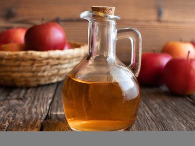 La razón por la que deberías tomar a diario vinagre de manzana: hacete estas capsulas en un solo paso y guardalas
