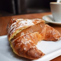 Medialunas rellenas de dulce de leche: poné la pava y deleitate con esta receta fácil y perfecta