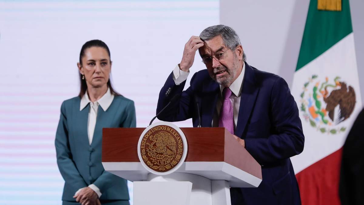 De la Fuente rechaza la “medida unilateral” de Trump del retorno del programa "Quédate en México"