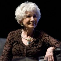 Alice Munro, premio Nobel de Literatura canadiense muere a los 92 años