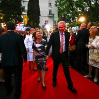 Quiénes son los funcionarios que celebraron el cumpleaños de Carlos III