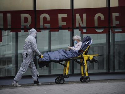 La segunda ola de la pandemia en Europa no será la última, advierten científicos franceses