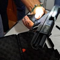 ¿Qué es un arma fantasma, razón por la que detuvieron a Julio César Chávez Jr?