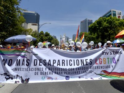 Visibilizan desapariciones de personas LGBTI+ en la Marcha del Orgullo