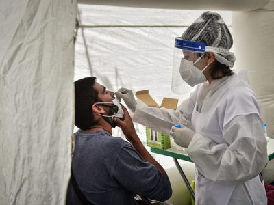 Aumentaron repentinamente los casos diarios de coronavirus en Neuquén
