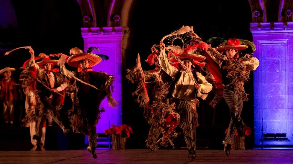 Tiene nuevo diseño de iluminación, audio, mariachi, un coro con 24 voces