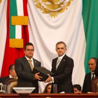 "No hacer guerra de cada propuesta", pide Mancera a diputados en cuarto Informe