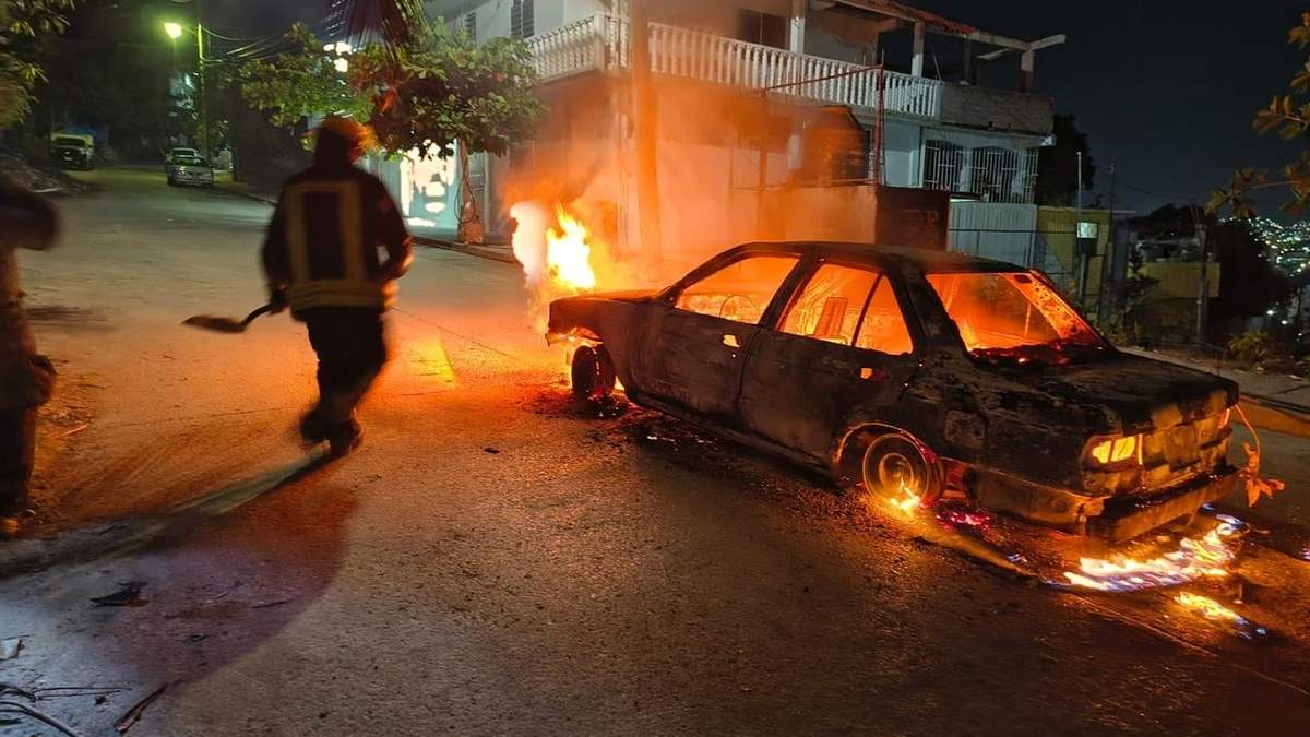 Taxi incendiado