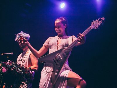 Sofi Tukker, el electrónico dúo dinámico conecta en el Plaza Condesa