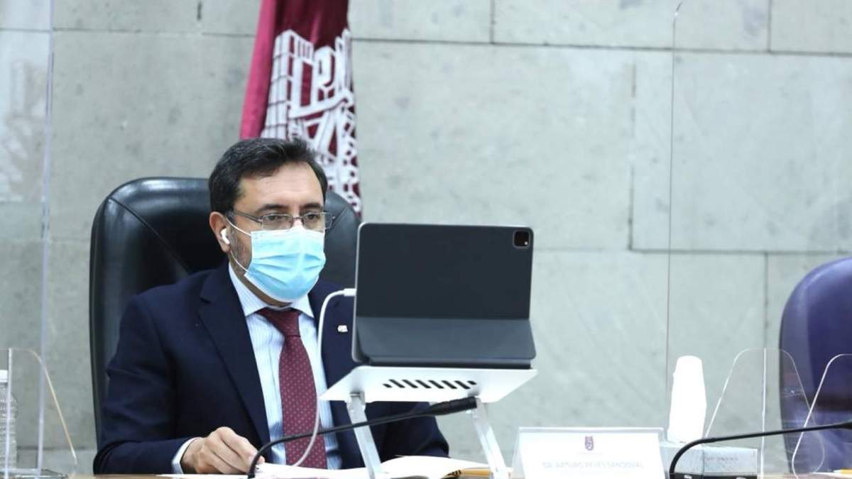 El director general del IPN, Arturo Reyes Sandoval