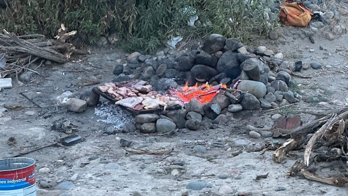 Fuego ilegal en Huechulafquen. Fuente: (Junín Neuquén)