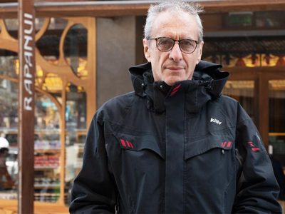 Por "la economía de Milei", el CEO de Rapanui prometió construir un estadio de hockey sobre hielo en Argentina