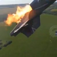 Piloto ruso graba el momento en que su avión es derribado por un misil ucraniano (Video)