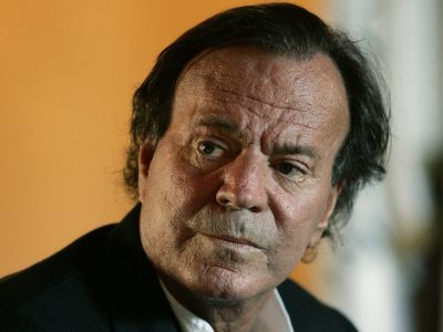 ¿Qué le ha pedido Julio Iglesias concretamente a Yadhira Carrillo?