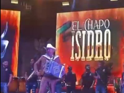 “Novillos de la sierra” le cantan al “Chapo Isidro” en carnaval de Sinaloa de Leyva