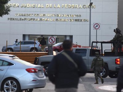 Juez ordena un receso en la primera audiencia de Murillo Karam