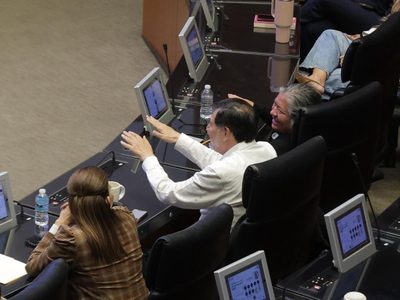 Hay "un golpeador disfrazado de legislador": Noroña exige expulsar a diputado priista del Senado