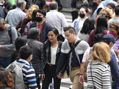 OPS confirma tercera ola de covid-19 en México