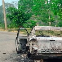 Hallan a un hombre calcinado con narcomensaje en Tabasco