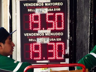 El peso se recupera; cierra la semana con una apreciación de 0.58%
