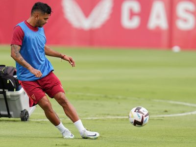 "Tecatito" Corona sufre rotura del peroné y se perdería el Mundial de Qatar 2022