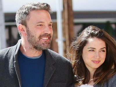 Qué sigue después: Ben Affleck y Ana de Armas presentaron a "Salsa", el nuevo miembro de la familia
