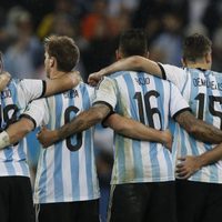 Otro importante futbolista argentino ayudó a Bahía Blanca contra el coronavirus
