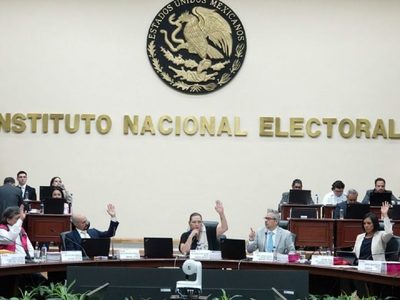 INE rechaza suspender mañaneras; reitera que AMLO debe evitar expresiones político-electorales