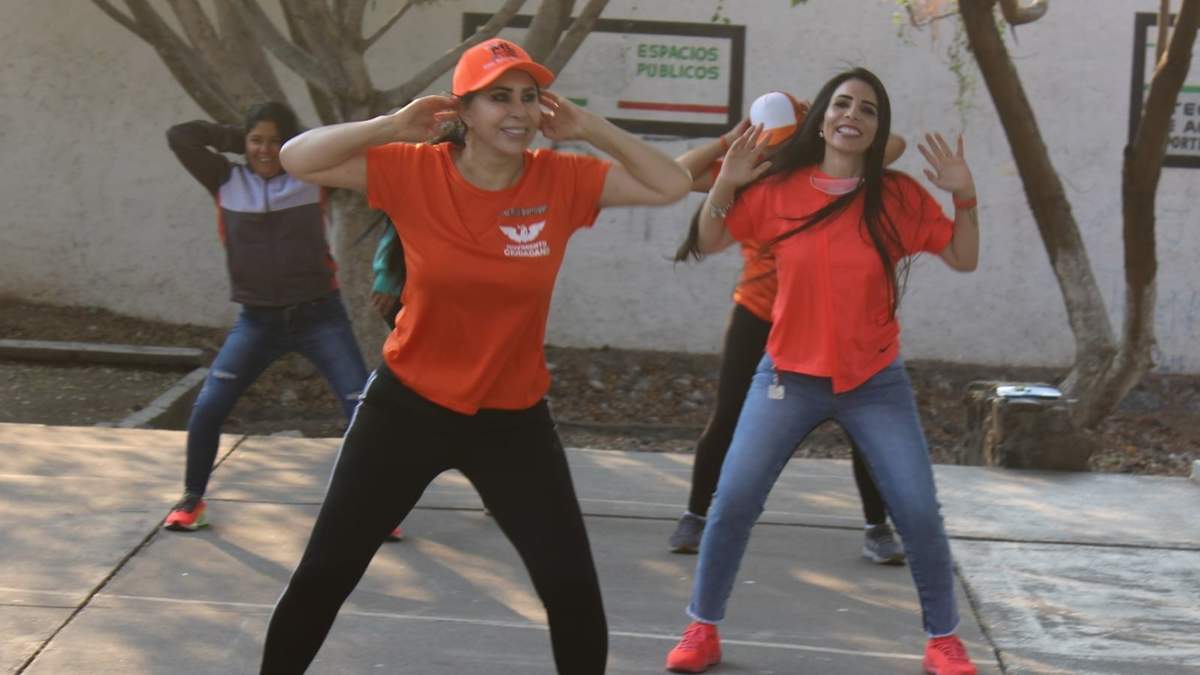 Alma Rosa Barragán Santiago y su hija, Alma Denisse Sánchez Barragán
