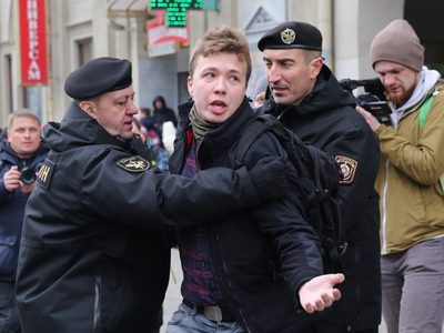 Secuestro en Minsk: el mundo condena el arresto arbitrario de un periodista en Bielorrusia