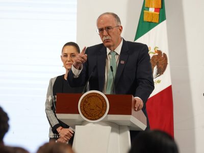 México culpa a EU por avance del gusano barrenador; pide abrir fábrica de moscas para frenar plaga