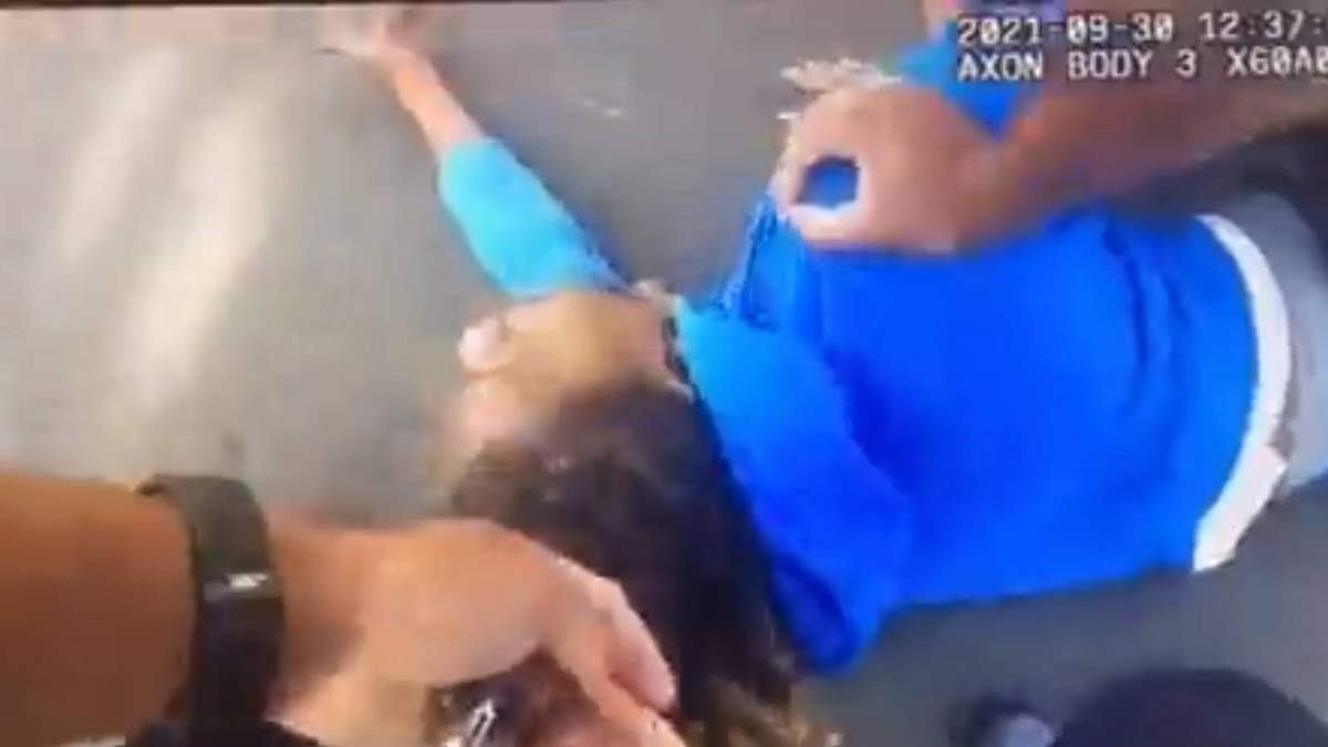 Clifford Owensby fue sacado con exceso de fuerza de su auto