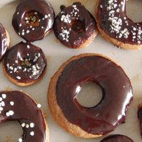 Donas de chocolate: sin harina ni azúcar y con un ingrediente secreto que las hace súper nutritivas y deliciosas