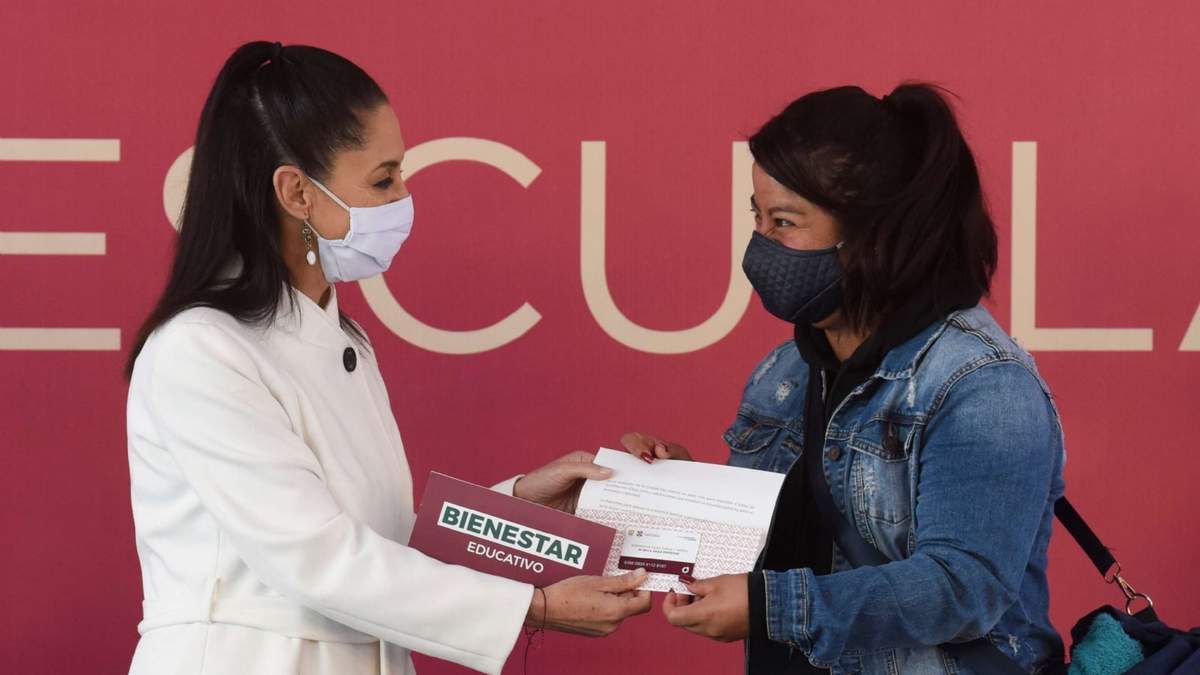 Sheinbaum entrega Mi beca para empezar