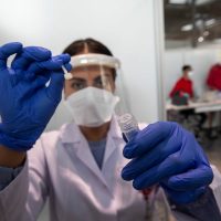 Variante Ómicron: detectaron casos en el Reino Unido