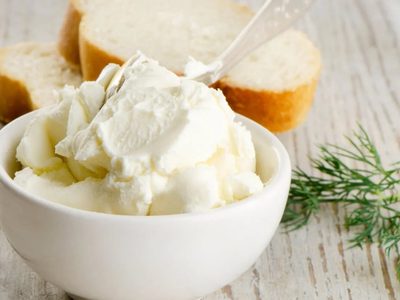 Queso crema light con 2 ingredientes: no gastés una fortuna y hacé en casa la versión más económica