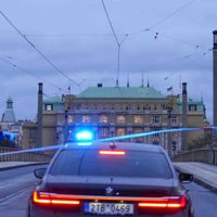 Tiroteo en universidad de Praga deja al menos 15 personas muertas