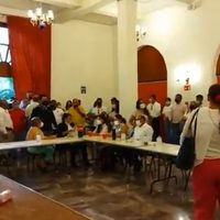 Durante nueve horas encierran a diputados que sesionaban en una sede alterna en Colima