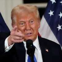 Juez cuestiona motivos de orden de Trump que prohíbe tropas transgénero
