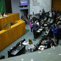 En Congreso de NL aprueban a médicos objeción de conciencia; Estado vetará, y Conapred protesta