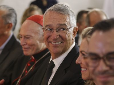 Ricardo Salinas Pliego acusa a Sheinbaum de buscar la quiebra de TV Azteca