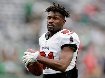 El exastro de la NFL, Antonio Brown, fue arrestado por intento de asesinato