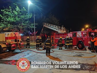Se incendió una vivienda en el centro de San Martín de los Andes
