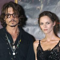 ¡Gran gesto! Johnny Depp arremetió contra un importante medio y su ex mujer Vanessa Paradis lo apoyó