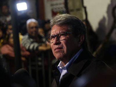 Ricardo Monreal se destapa para ser candidato al gobierno de la CDMX